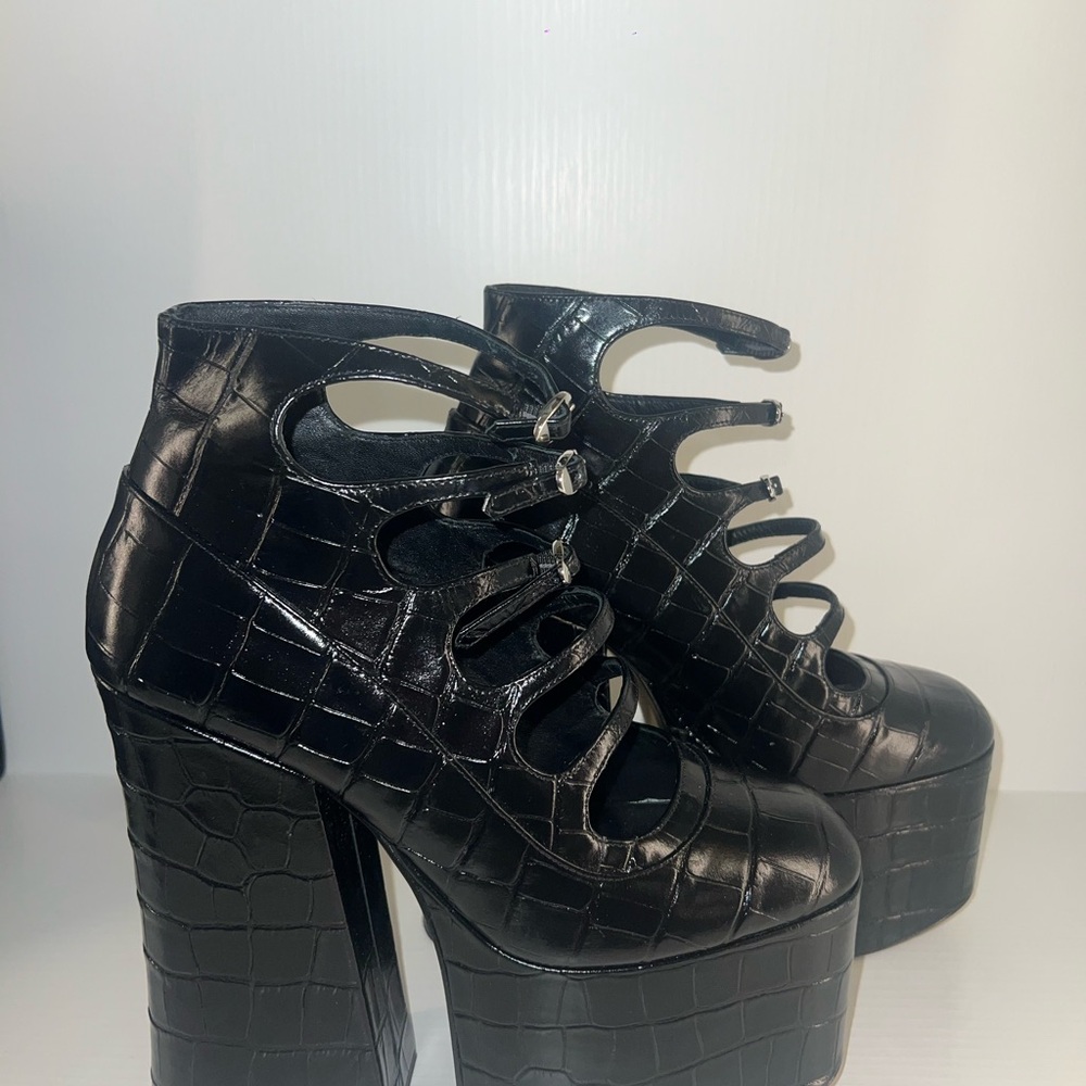Marc Jacobs Black Croc-Embossed Heeled Boots - Picture 6 of 9
